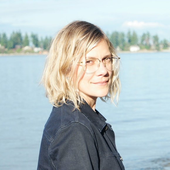 Meet your Posher, Whitney - Picture 1 of 1